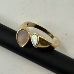 Bague Opal - or 18k (carats) 3.50g - T53/54