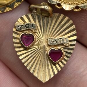 Pendentif médaille Amour - 1.41 grammes - Or 18K