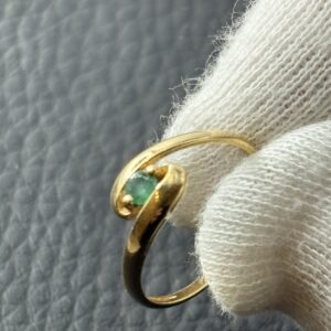 Bague Or 18K avec petite Émeraude, 1.54g, T52